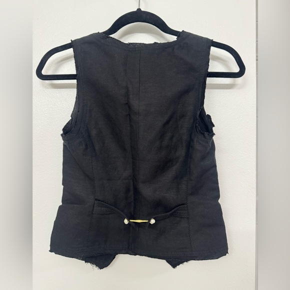 AJE.
PRIMROSE TAILORED VEST (BLACK) - Picture 9 of 10
